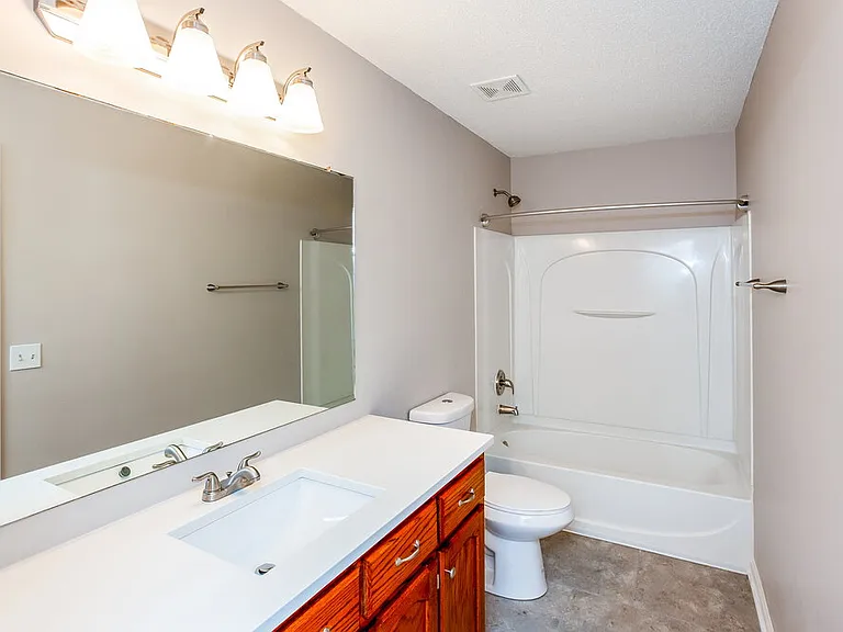 1720 Cherry Creek Dr — Photo 12