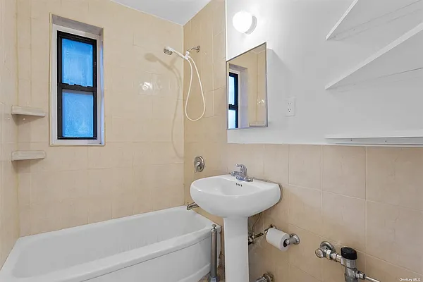 Sold by Empire Fine Homes | media 22