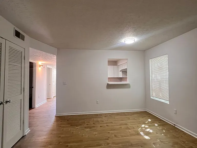 1723 W Kentucky St — Photo 29