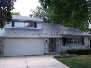 104 Norwood Ct, Rolling Meadows, IL 60008