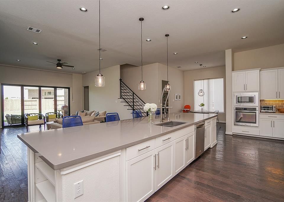 1st image of 11722 Heights Trail Ln