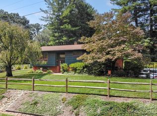 15 Oakbrook Rd, Fletcher, NC 28732