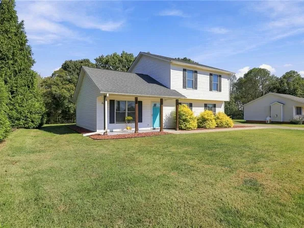 4163 Watts St, Tobaccoville, NC 27050