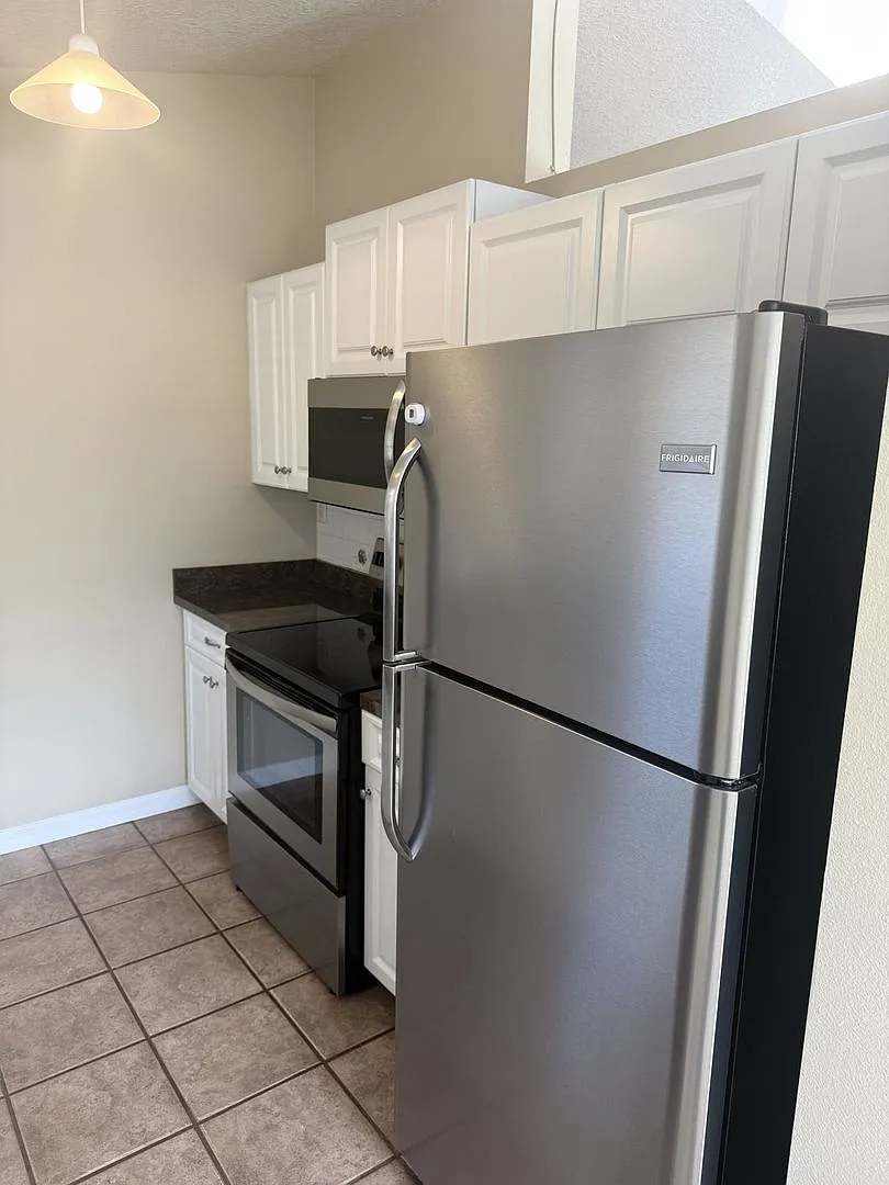 2779 Cypress Dr — Photo 2
