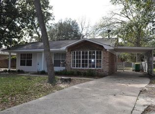1525 S 11th St, Ocean Springs, MS 39564