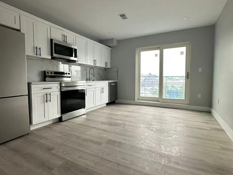 1407-11 Point Breeze Ave — Photo 9