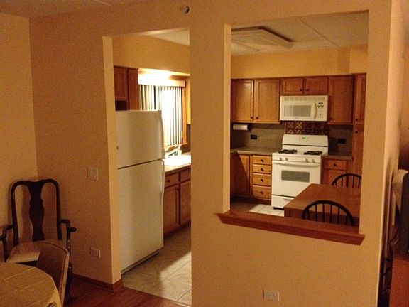 5th image of 4655 N Cumberland Ave APT 220