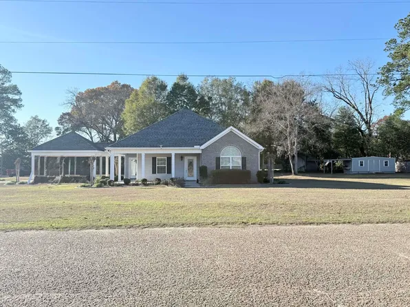 655 Fir St, Florala, AL 36442