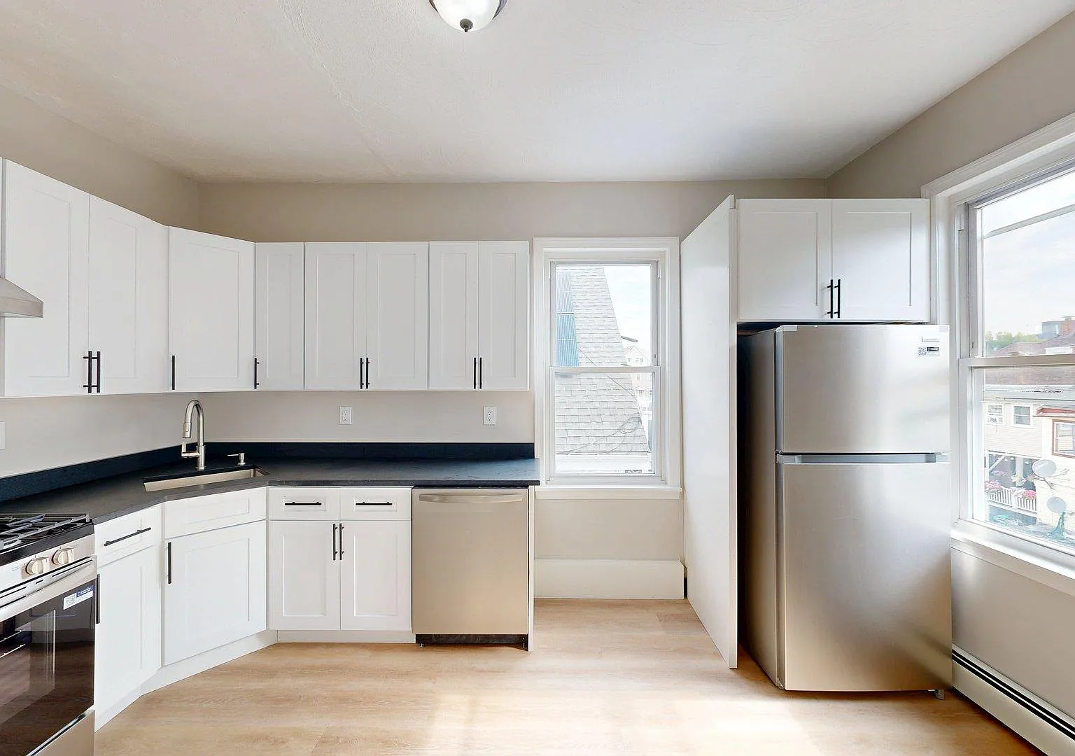 165 Hichborn Street — Photo 2