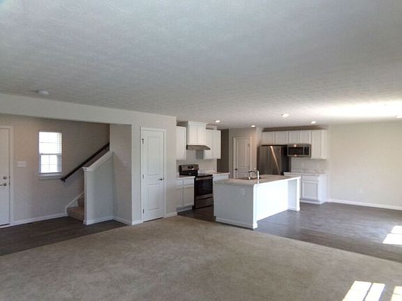 3rd image of 365 Warm Springs Dr