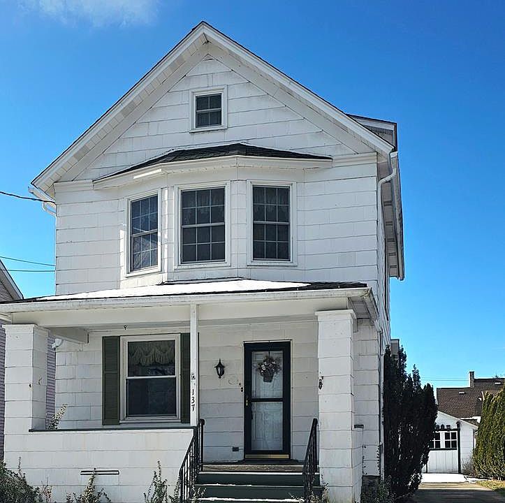 1st image of 137 Violet St
