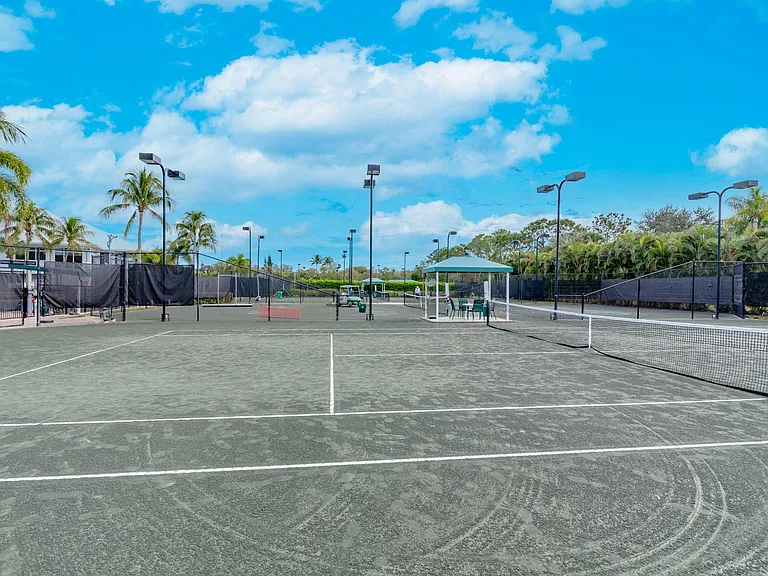 HOA tennis courts