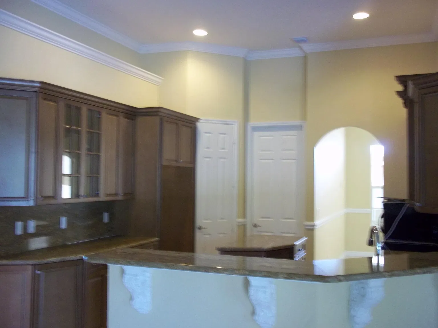 4 bed, 3.0 bath, 2527 sqft, $3,495 — Photo 3