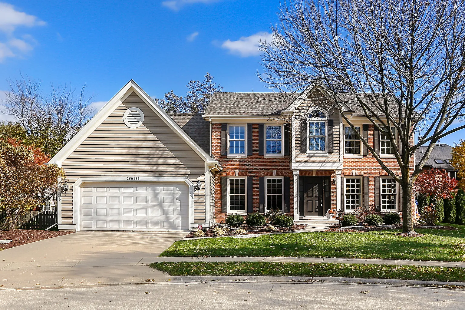 26W185 Arrow Glen Ct photo 1