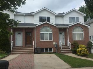 61 Meadow Pl, Staten Island, NY 10306