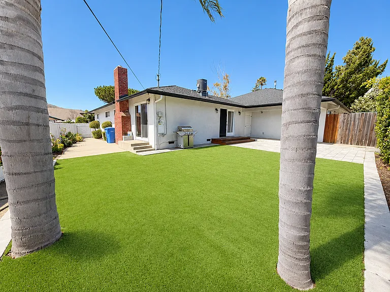 440 Country Club Dr — Photo 8
