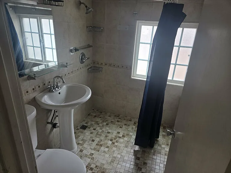 135 Elkwood Ave — Photo 7