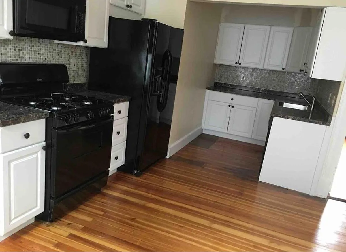 Building Photo - 69 Belden St #3