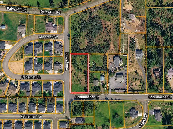 640 Schumacher St, Cave Junction, OR 97523