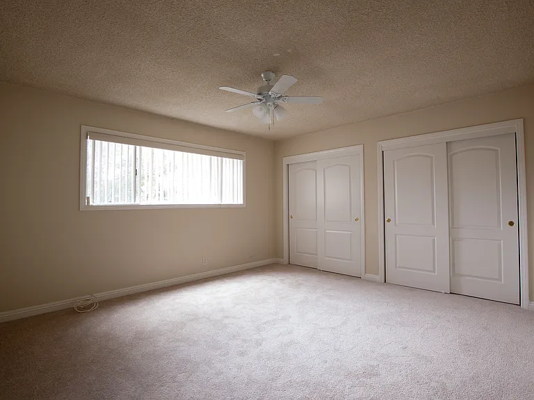 Coldwater Canyon Apartments — Photo 17