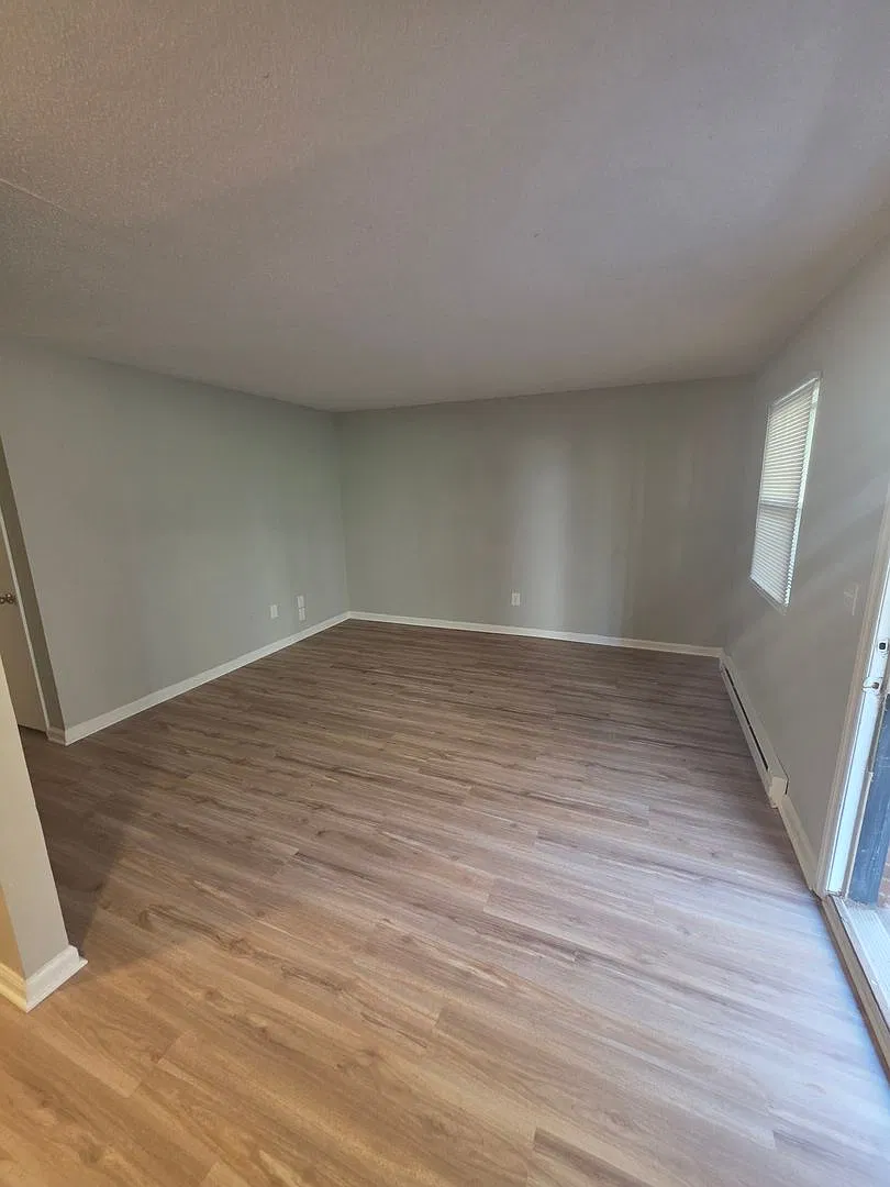 1400 W Academy St — Photo 3