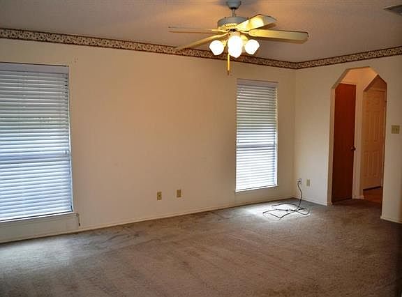 2nd image of 306 Timberline Dr