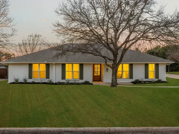 2 Sandra Dr, Heath, TX 75032