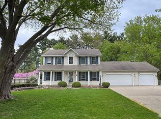 5 Shore Manor Dr, Bristol, IN 46507