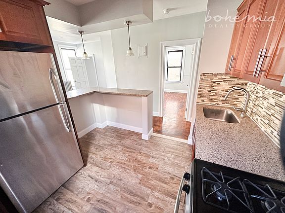 3rd image of 205 W 147th St APT 16