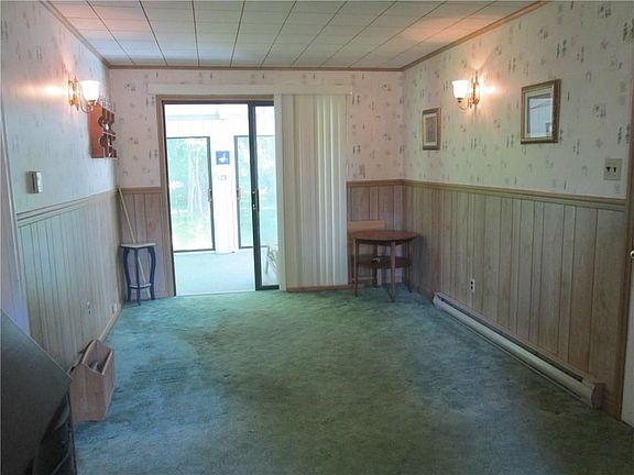 3rd image of 35 Oakwood Ln