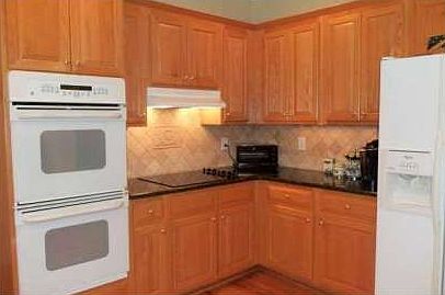 5th image of 1030 Kenmore Way