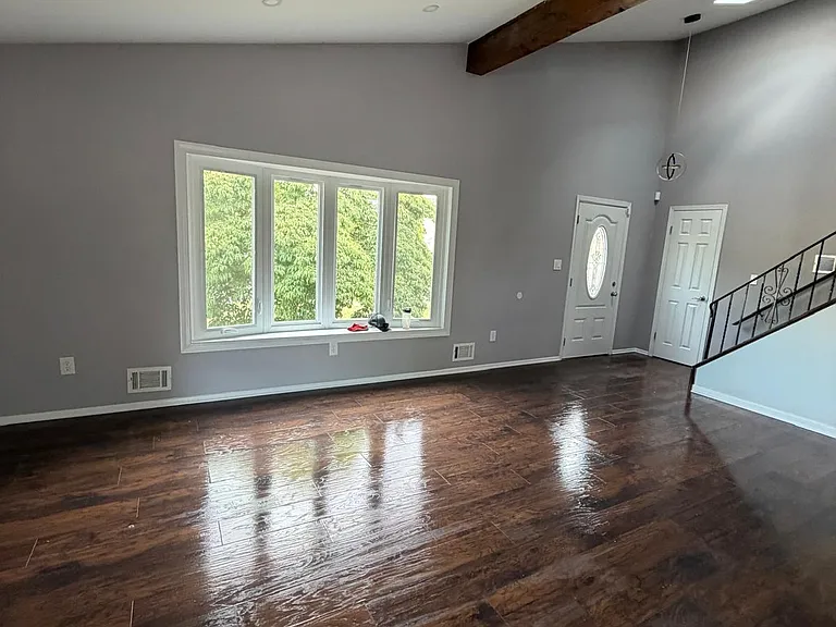 725 Birmingham Ave — Photo 5