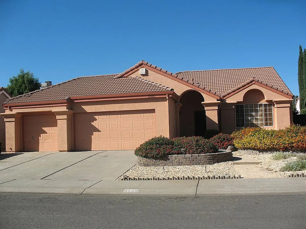 1585 Meadowlark Way photo 1