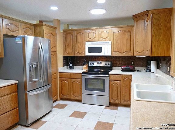 3rd image of 4815 Buckwheat St