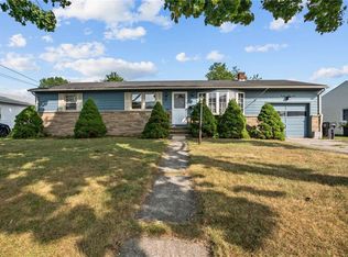 101 Ashley St, Cranston, RI 02920