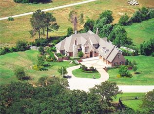 301 Regency Ct, Denton, TX 76210