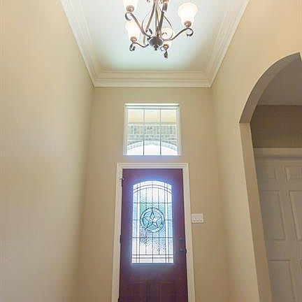 3rd image of 206 W Curtis Ave