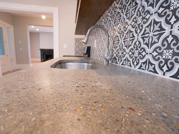 3rd image of 658 Maple Ln Floor 1