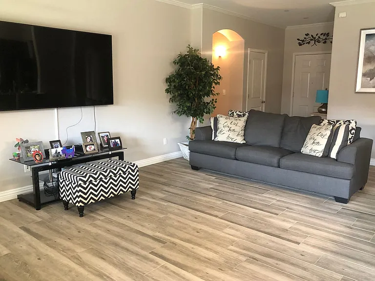 1492 El Paso Ave — Photo 2