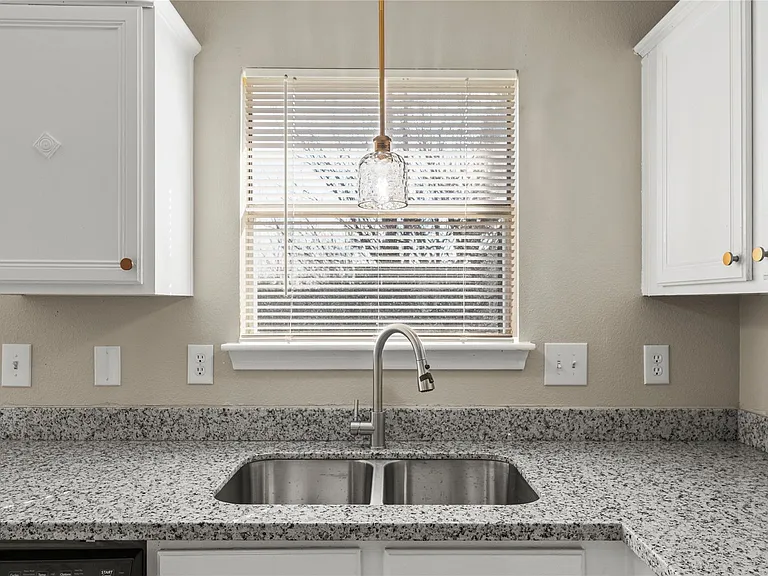 7134 Prairie Village Dr — Photo 13