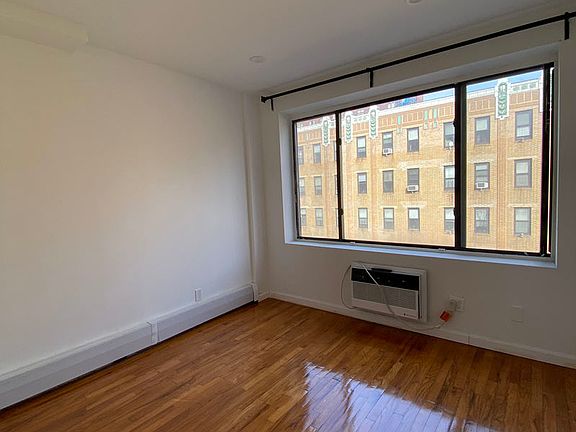 4th image of 530 W 47th St #D5d