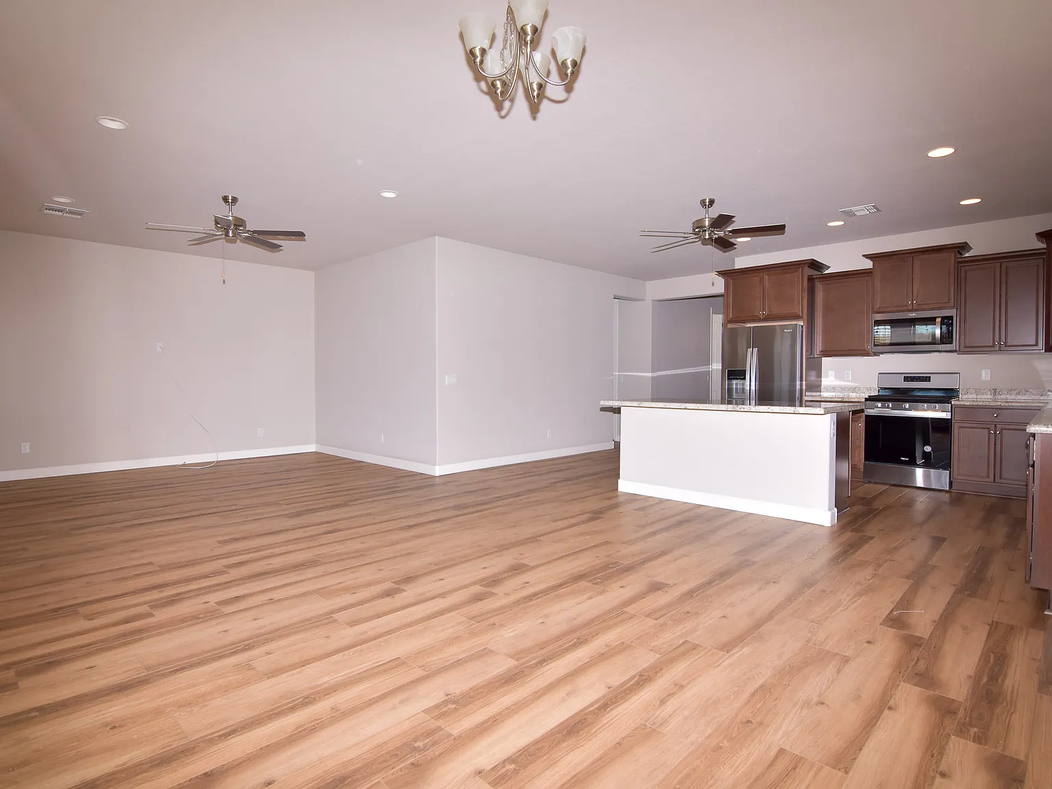 343 Armitage Way - 1 — Photo 4