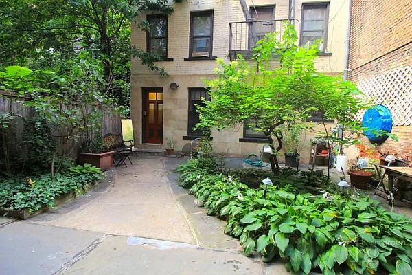 Rented by Hecht Group | media 20