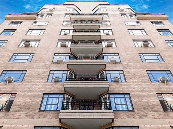 2nd image of 4 E 89th St APT 6F