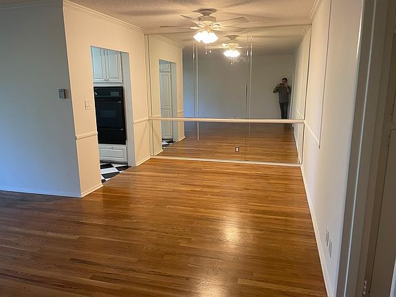 4th image of 855 S Windsor Blvd APT 8