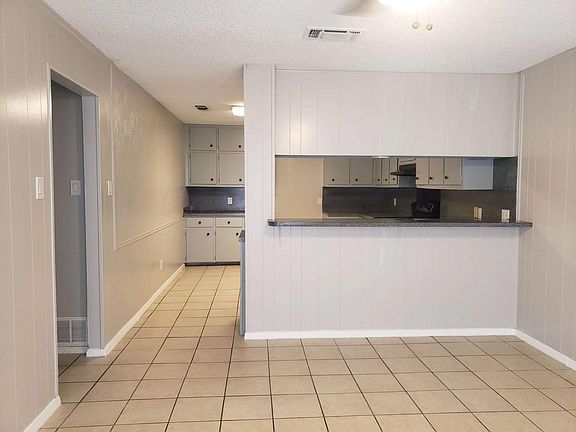 3rd image of 3254 Matthews Dr #C