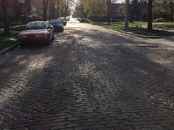 3rd image of 460 Lafayette Ave SE