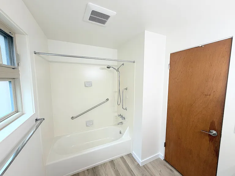 405 Walnut St #1 — Photo 16