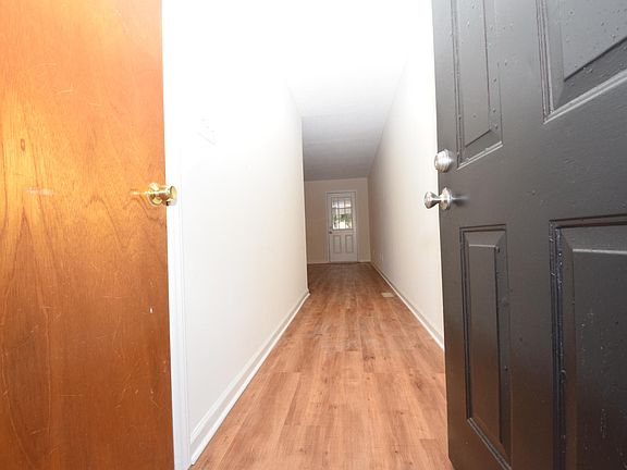 2nd image of 6 Jadewood Ct #B