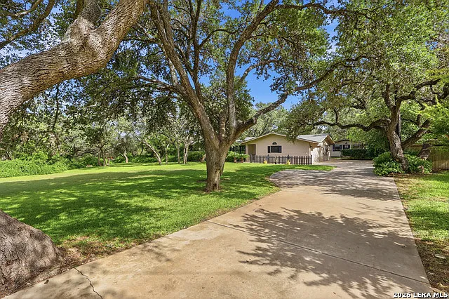 100 Fleetwood Dr